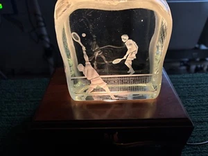 Beautiful looking glass etched tennis light - Working Condition - Picture 1 of 8