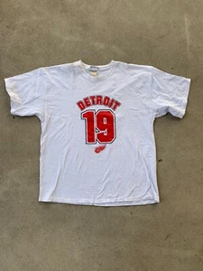 Vintage Detroit Redwings Yzerman 19 NHL T Shirt White Mens XXL - Picture 1 of 7