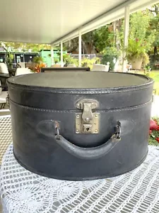 Antique Black Travel Luggage Round 18" Train Case Trunk Hat Box Leather - Picture 1 of 11