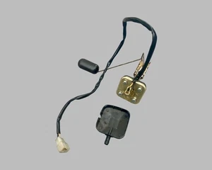 Trasmettitore serbatoio galleggiante Kawasaki GPX 600 R ZX600C indicatore serbatoio trasduttore - Foto 1 di 8