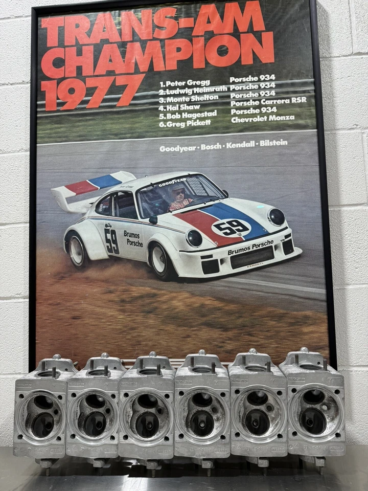 Cabezales de calabaza refrigerados por aire de fábrica Porsche IMSA/Andial 962 Foto 1 de 4