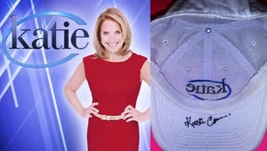 🤩 Katie Couric AUTOGRAMM Live TV Talkshow Souvenir Cap - Handsigniert 2013 - Bild 1 von 11