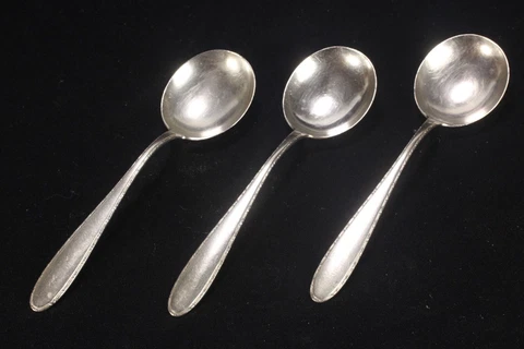 3 Sterling Silver Soup Bouillon Spoons Manchester Pattern 90.5 Grams Cover