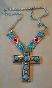 CRUZ TURQUESA VINTAGE CON CUENTAS ESTILO NATIVO AMERICANO CON CORREA GEOMÉTRICA CON CUENTAS - Imagen 1 de 5