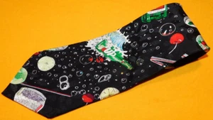 NICOLE MILLER 1993 BLACK/GREEN/WHITE 7UP MOTIF SILK TIE - TIES - DESIGNER TIES. - Picture 1 of 3