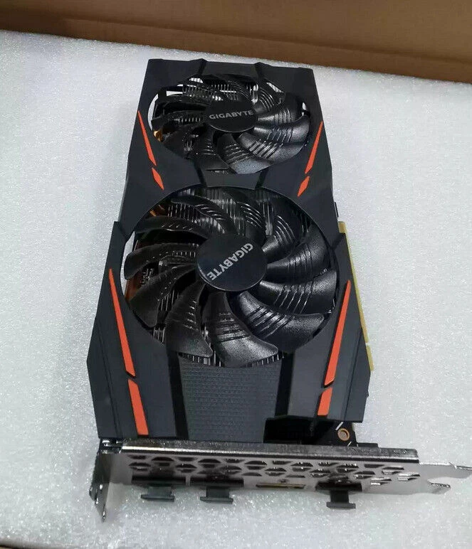 Gigabyte amd radeon rx 580 8gb gddr5 graphics card - Image 1 of 4