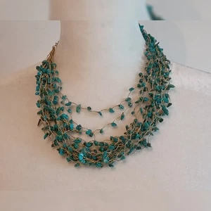 Collana Artigianale Turchese Chip Boho Torsade Multifilo su Corda Oro Uncinetto - Foto 1 di 3