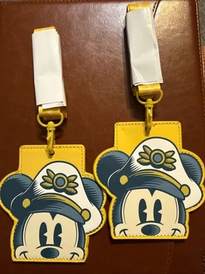 Disney Cruise Line Castaway Club Dorado Capitán Mickey Cordón Soporte de Identificación Juego de 2 Foto 1 de 4