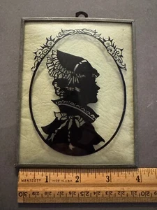 VICTORIAN WOMAN IN HAT BONNET REVERSE PAINTED FRAMED CONVEX GLASS SILHOUETTE VTG - Picture 1 of 4