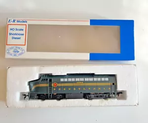 HO E-R Models 040-4106 Pennsylvania Sharknose Diesel Locomotive PRR #2004 - Picture 1 of 7