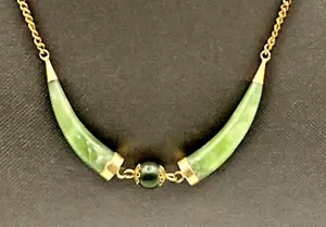 Vintage Nephrit Jade Horn Stil goldfarbene Halskette 16" - Bild 1 von 9