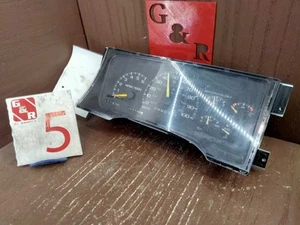 1997 CHEVY SUBURBAN 1500 SPEEDOMETER GAUGE INSTRUMENT CLUSTER OEM - Foto 1 di 12