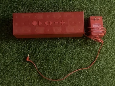 Sistema de altavoces portátiles Jawbone Big Jambox rojo funciona con cable Foto 1 de 4