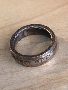 Silber Münzring - George V Sixpence - Größe A (winzig oder sehr klein z.B. für Kind) - Bild 1 von 3