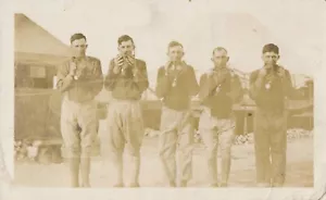 Snapshot Vintage Photo WW1 WWI Men U.S. Soldiers Servicemen Gas Masks Uniform - Picture 1 of 11
