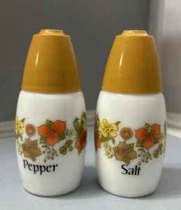 Vintage Gemco Salt & Pepper Shakers Floral Indian Summer Milk Glass Retro 🌼 - Picture 1 of 9