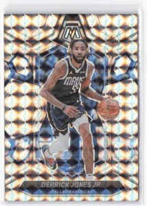 2023-24 Panini Mosaic Derrick Jones Jr #4 Silver Mosaic Prizm - Foto 1 di 2