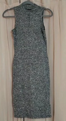 Vestido Suéter Derek Corazón Gris Sin Mangas Talla Mediana Foto 1 de 4