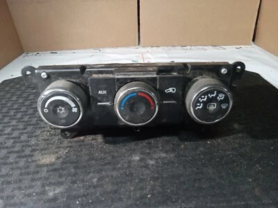 Used A/C Selector Switch fits: 2011 Chevrolet Traverse front manual opt C67 Grad - Image 1 of 4