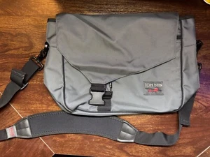 TOM BIHN Makers Bag with Absolute Strap - Nebulous Grey/Island Halcyon - Picture 1 of 4