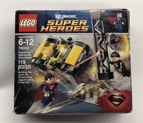 LEGO DC Comics Super Heroes: Superman Metropolis Showdown (76002)