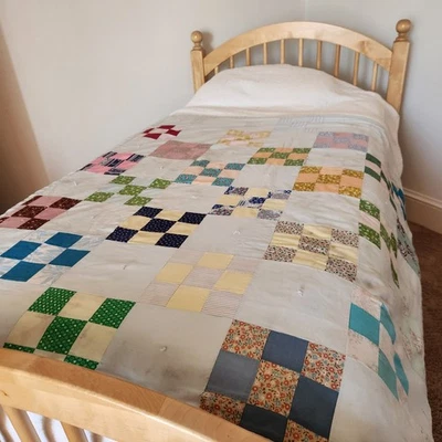 复古手工九布贴被子拼布花卉多色 47 x 65 旗子 — 第 1/4 张图片