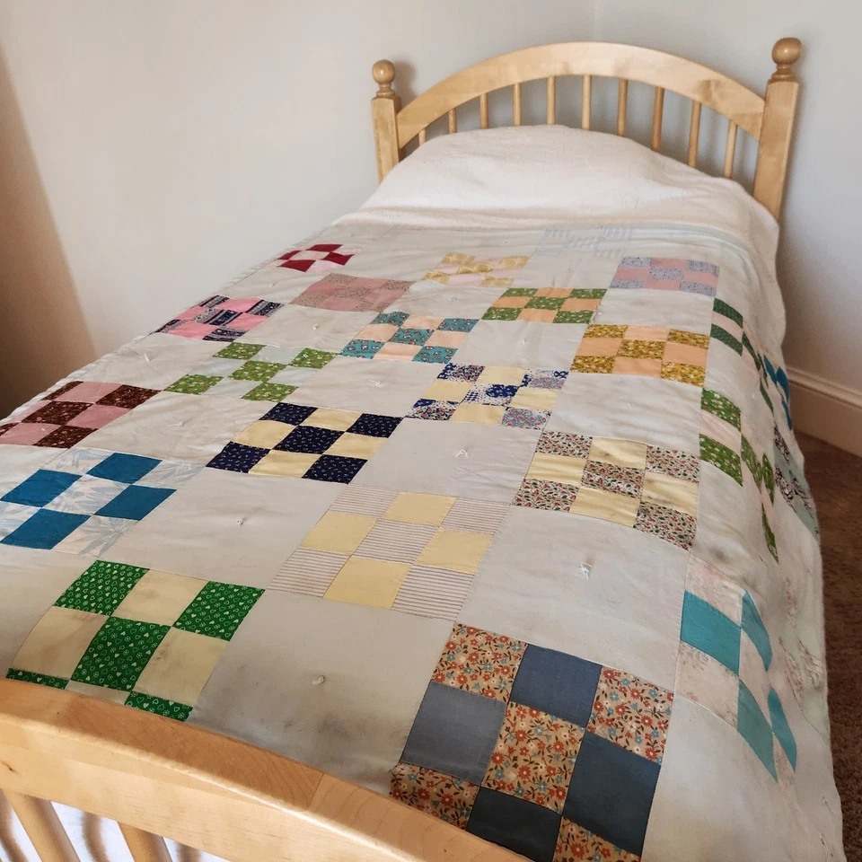 复古手工九布贴被子拼布花卉多色 47 x 65 旗子 — 第 1/4 张图片