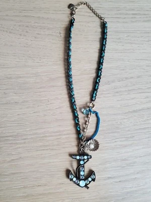 Ожерелье с подвеской Betsy Johnson Anchor с синими, серебряными и золотистыми акцентами - Изображение 1 из 4