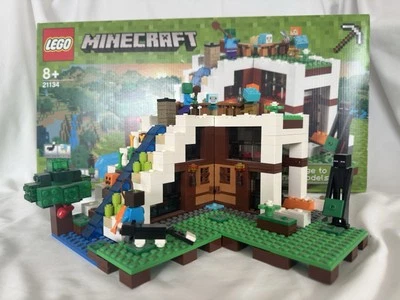 LEGO® 21134 Minecraft Unterschlupf im Wasserfall  - Bild 1 von 4
