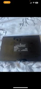 Eyeshadow Compact - Picture 1 of 3