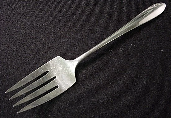 PRIMAVERA ÚLTIMA - TENEDOR DE CARNE FRÍA ONEIDA ESTERLINA Foto 1 de 1