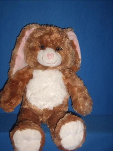 Peluche Build A Bear Carmel Bunny orejas rosas blancas pies barriga - Imagen 1 de 3