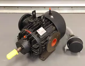 Utile D51/R Lubricated Rotary Sliding Vane Vacuum Pump - Picture 1 of 9