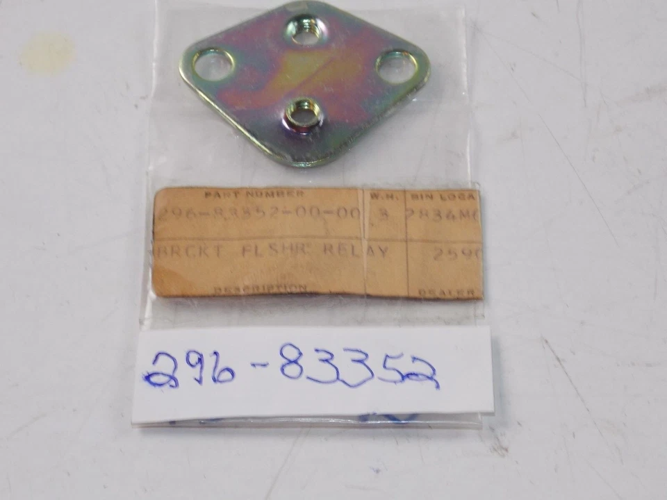 OEM GENUINE 1972 YAMAHA U7E MOUNT BRACKET FLASHER RELAY 1 296-83352-00 - Image 1 of 1