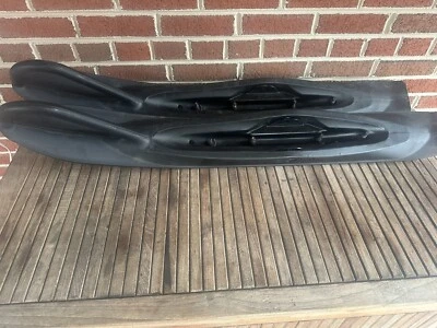 Esquís moto de nieve Arctic Cat con corredores Woody Dual Carbide. Foto 1 de 4