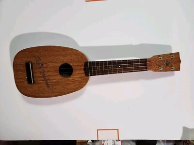 Ukulele Duke Kahanamoku Pineapple Rare - Image 1 of 4
