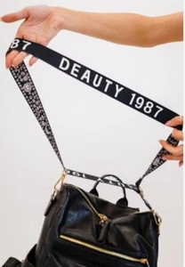 Vintage Deauty 1987 Purse, Handbag, Shoulder, Crossbody or Guitar Strap. - Picture 1 of 4