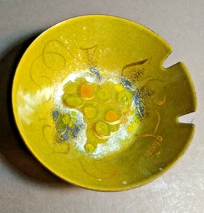 Sascha Brastoff Enamel on Copper Grape 4 5/8" Ashtray bottom enamel chipped - Picture 1 of 7