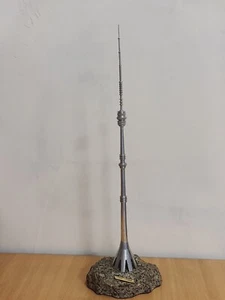 SOVIÉTICO VINTAGE RARO METAL ESCRITORIO RECUERDO "TORRE TV OSTANKINO CIUDAD MOSCÚ" 56 cm. - Imagen 1 de 8