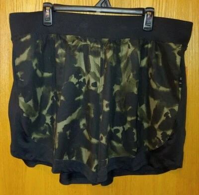 NWT Women's Plus Tek Gear Mid Rise Green Print Shorts Dry Tek sz 1X -2308 - Image 1 of 4