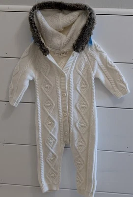 Mameluco tejido con cable de algodón orgánico Hope and Henry con ribete de piel sintética 0-3 Foto 1 de 4