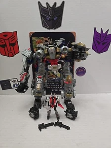 Generations - Power of the Primes Dinobots Volcanicus & Slash - Picture 1 of 3
