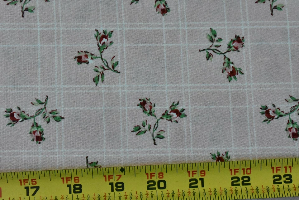 29" Long, Red Pink Green Floral Pink, Maywood/Willowberry/Cottage Romance, P4952 - Image 1 of 4