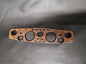 Aston Martin Classic AMV8 Orologio Binacle in Noce Burr - Foto 1 di 3