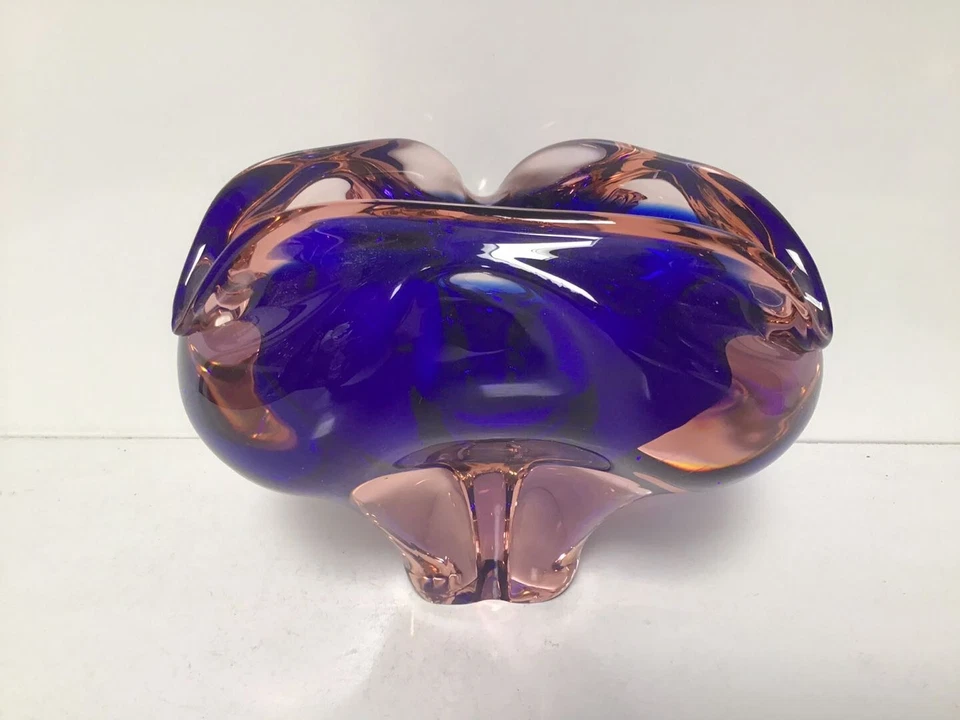Q13 púrpura italiano. Cuenco de cristal de Murano Sommerse azul y rosa de Flavio Poli Foto 1 de 4