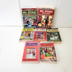 Mrs. Jeffries Books by Emily Brightwell Lot of 7 Mystery Books - Imagen 1 de 4