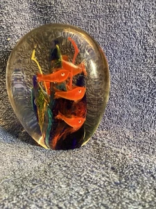Vintage Art Gas Paperweight Fish Aquarium Seascape Colorful 4.5 Inches Tall - Picture 1 of 13