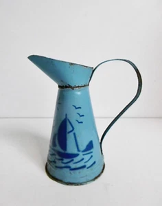 JEP JOUET BROC/PICHET EN TÔLE PEINTE DÉCOR BORD DE MER AU POCHOIR ANNÉES 1920/30 - Imagen 1 de 7