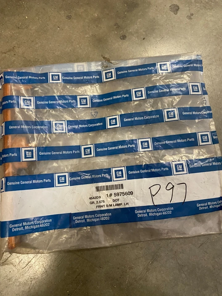 Genuine GM Front Side Marker Lamp For Buick Regal Pontiac Grand Prix 5975609 - Image 1 of 1