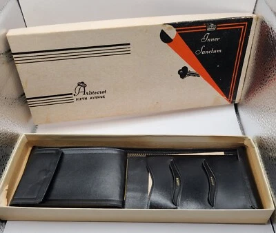 Cartera plegable de charol negra de colección Aristocrat 5th Avenue Inner Sanctum 4,5" Foto 1 de 4